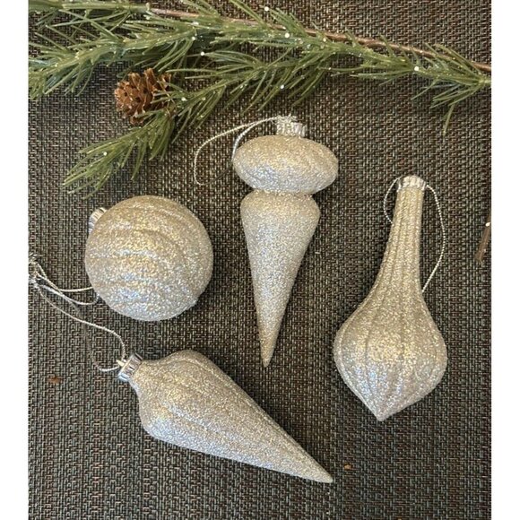 Set of 4 Avon Vintage Silver Glittered Christmas Tree Ornament Collection - Picture 1 of 4